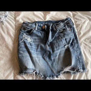 Women’s American eagle jean skirt!